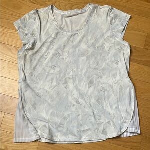 Lululemon Gray & Blue Cap Sleeve T-Shirt with Flared Sides